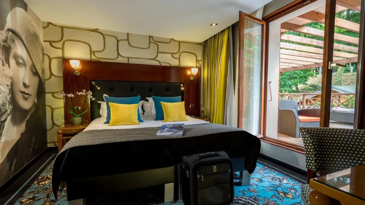 **** Hotel Les Trésoms Lake&Spa Resort Annecy Francia