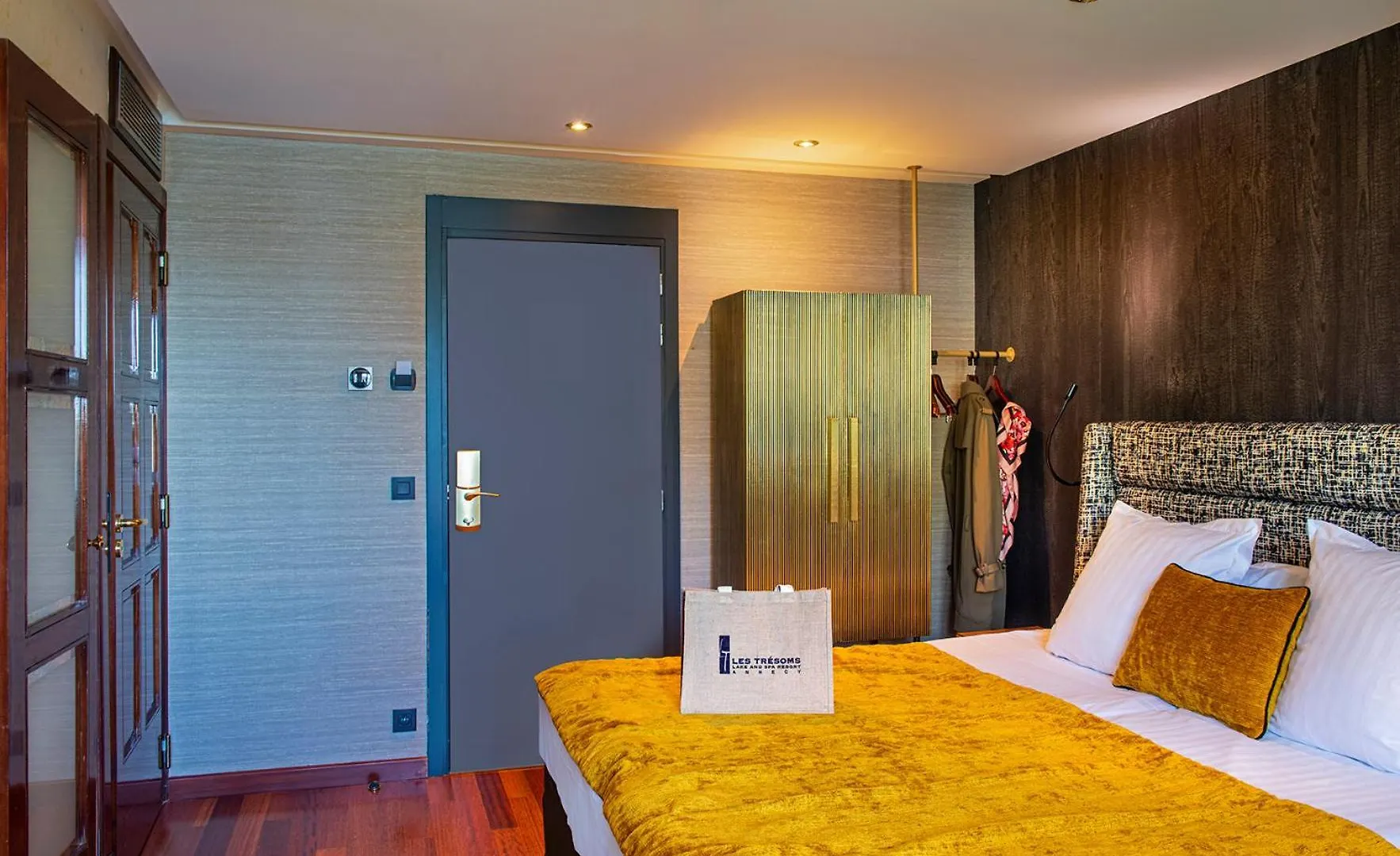 **** Szálloda Les Tresoms Lake And Spa Resort Annecy Franciaország