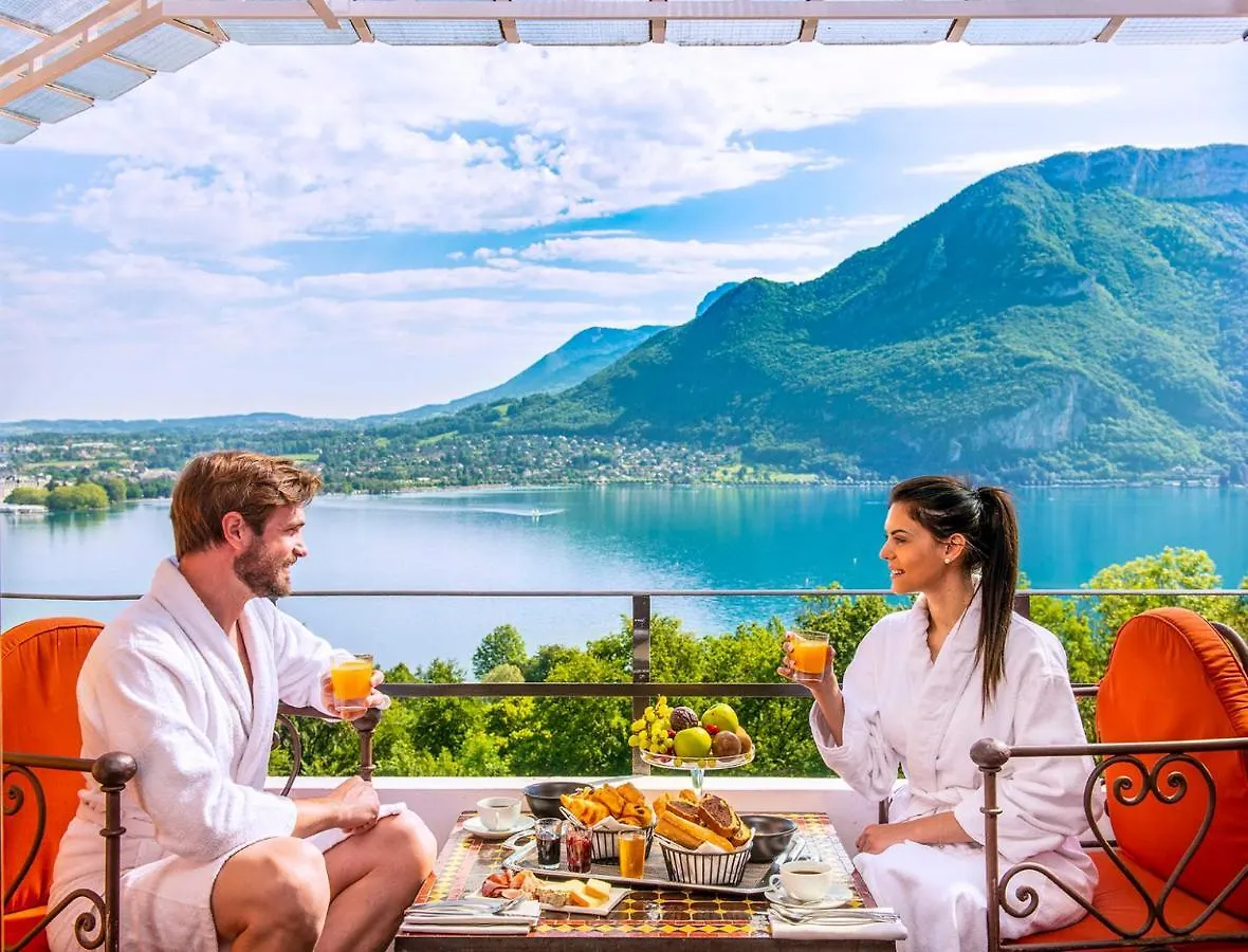 **** Szálloda Les Tresoms Lake And Spa Resort Annecy Franciaország